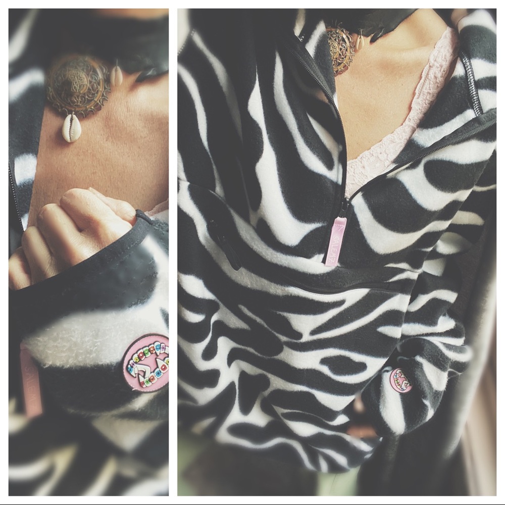 HP🌵Zebra Tech Fleece Half Zip 27” across 32”L - Picture 12 of 16